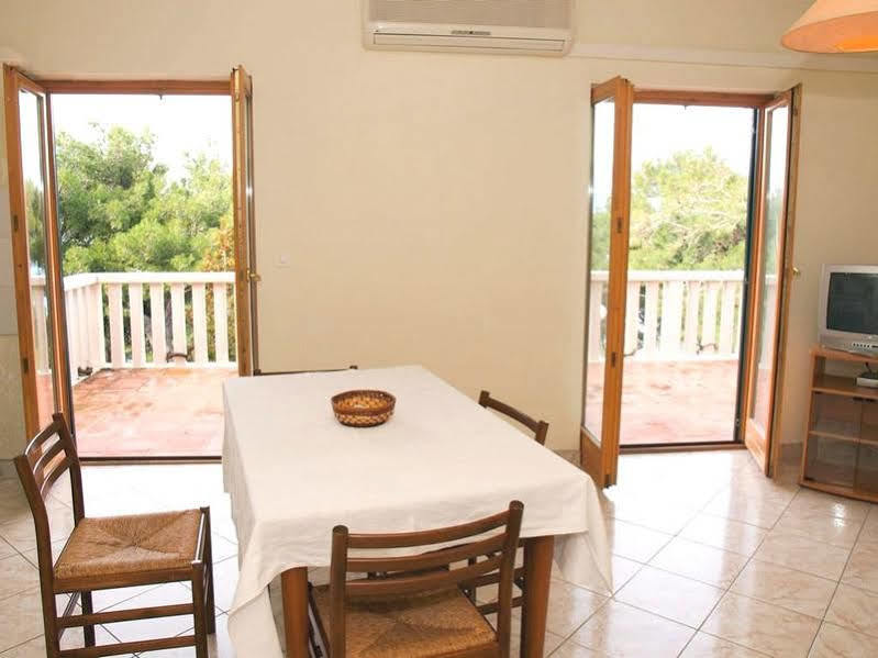 Santic Hotel Postira Exterior photo